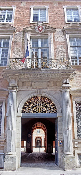 Entrance, Hôtel des Chevaliers de Saint-Jean de Jérusalem 
                    in Toulouse
